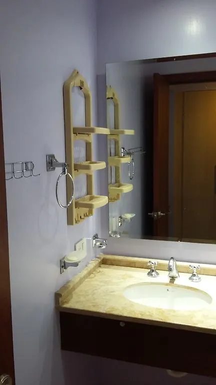 Apartment Edificio Parque Real Habitacion Con Bano Privado Quito Ecuador