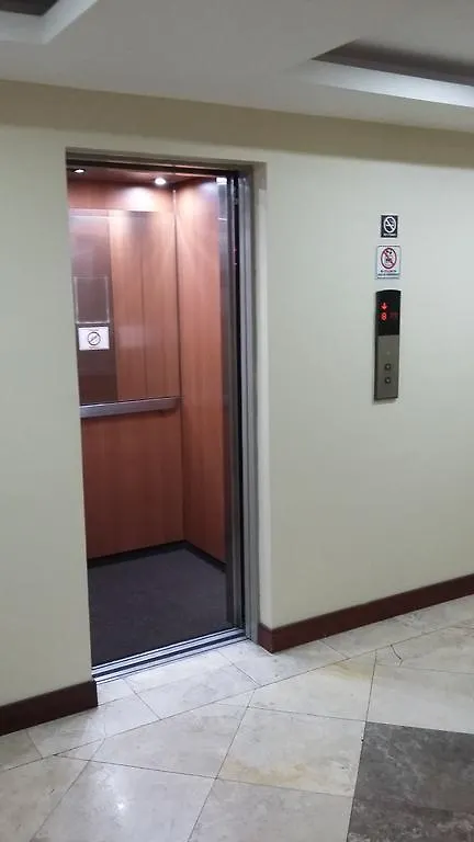 Edificio Parque Real Habitacion Con Bano Privado Quito 0*,
